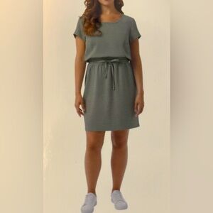 Set of 2 New with tags 32° Cool Lightweight Dresses size L